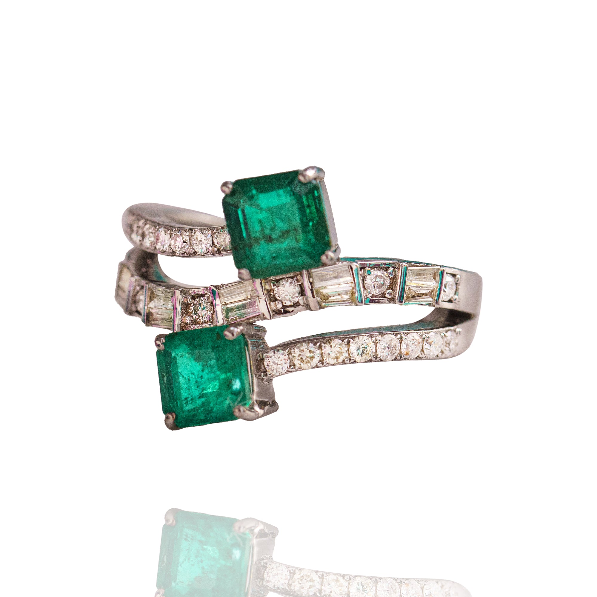 Doppia diamond emerald Ring