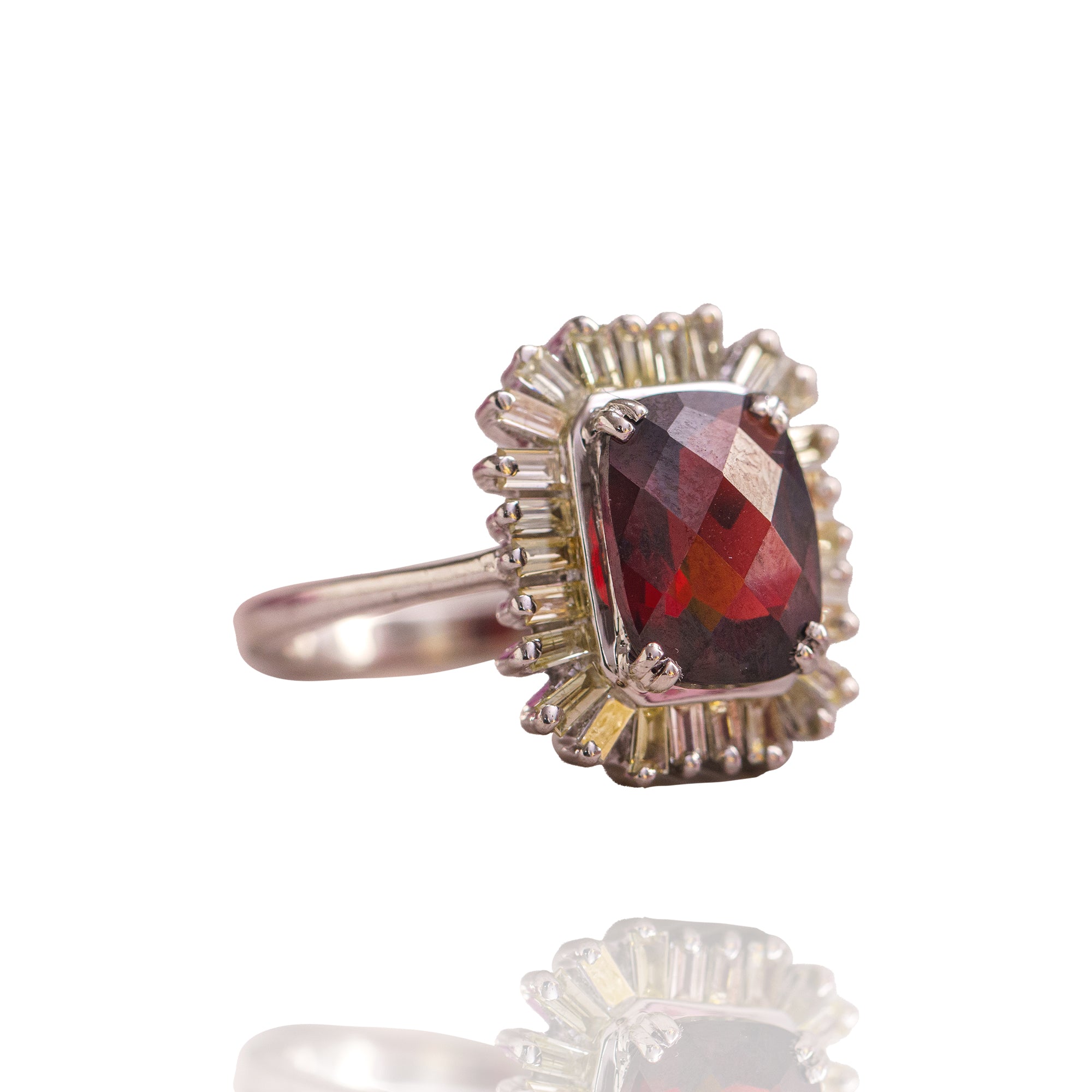 Cuadrada diamond garnet Ring