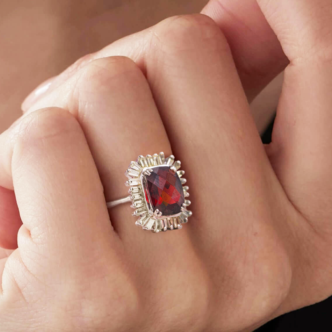 Cuadrada diamond garnet Ring