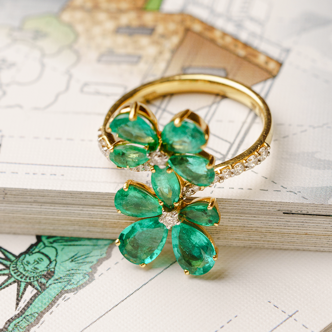 Flower diamond emerald Ring