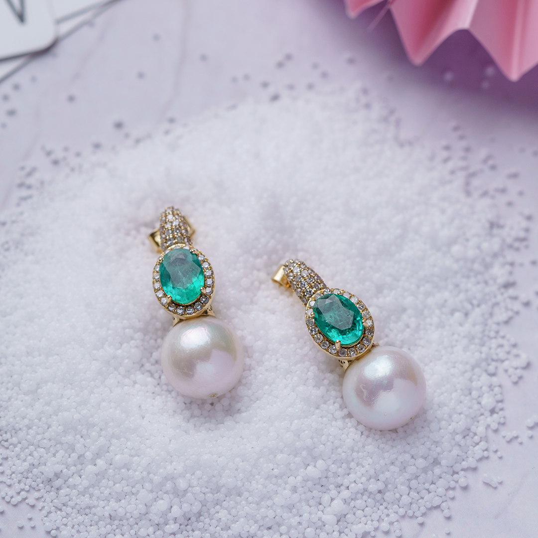 Nova Semplice Emerald Diamond Earrings