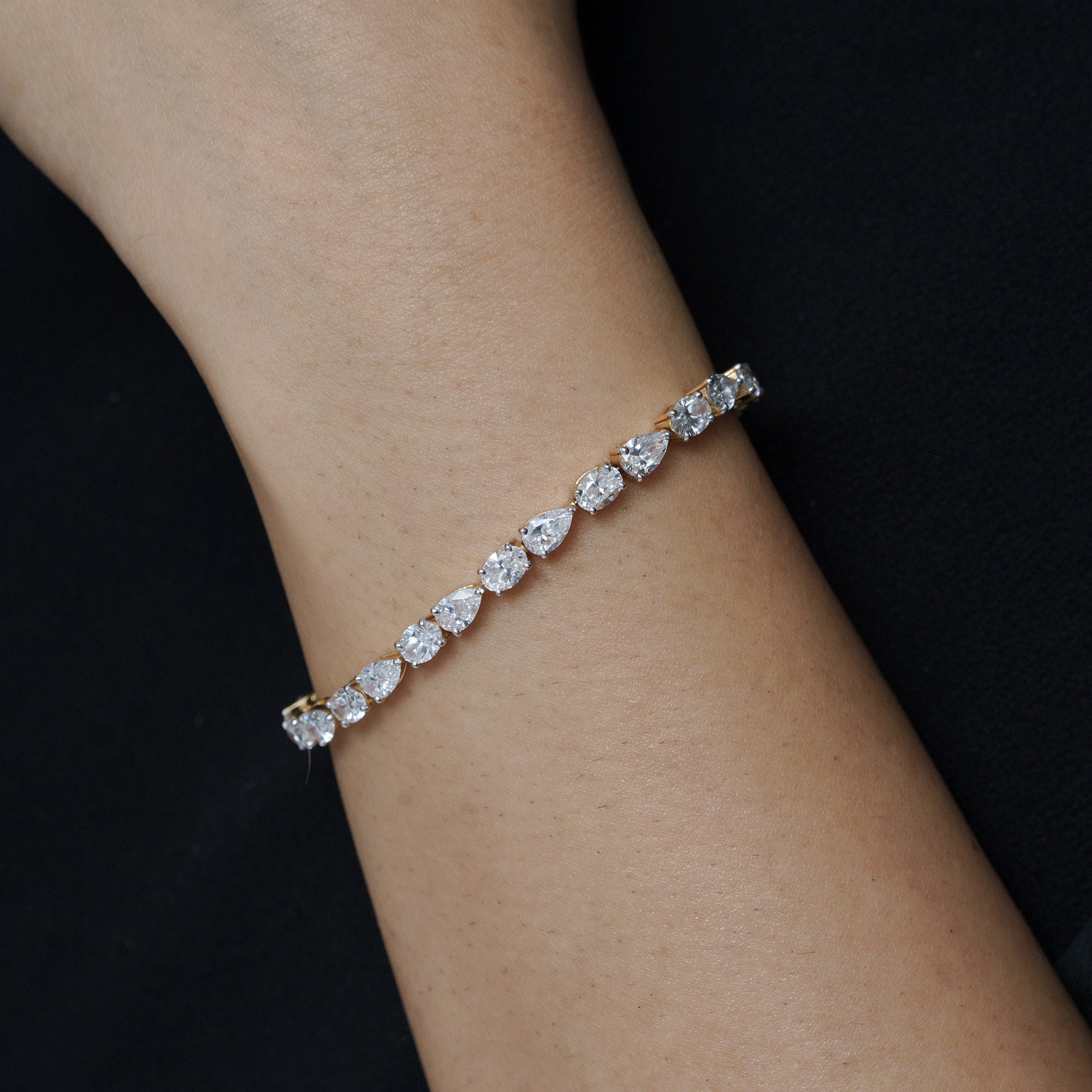 Louisa 30 cent oval and Drop Lab Diamond Bracelet