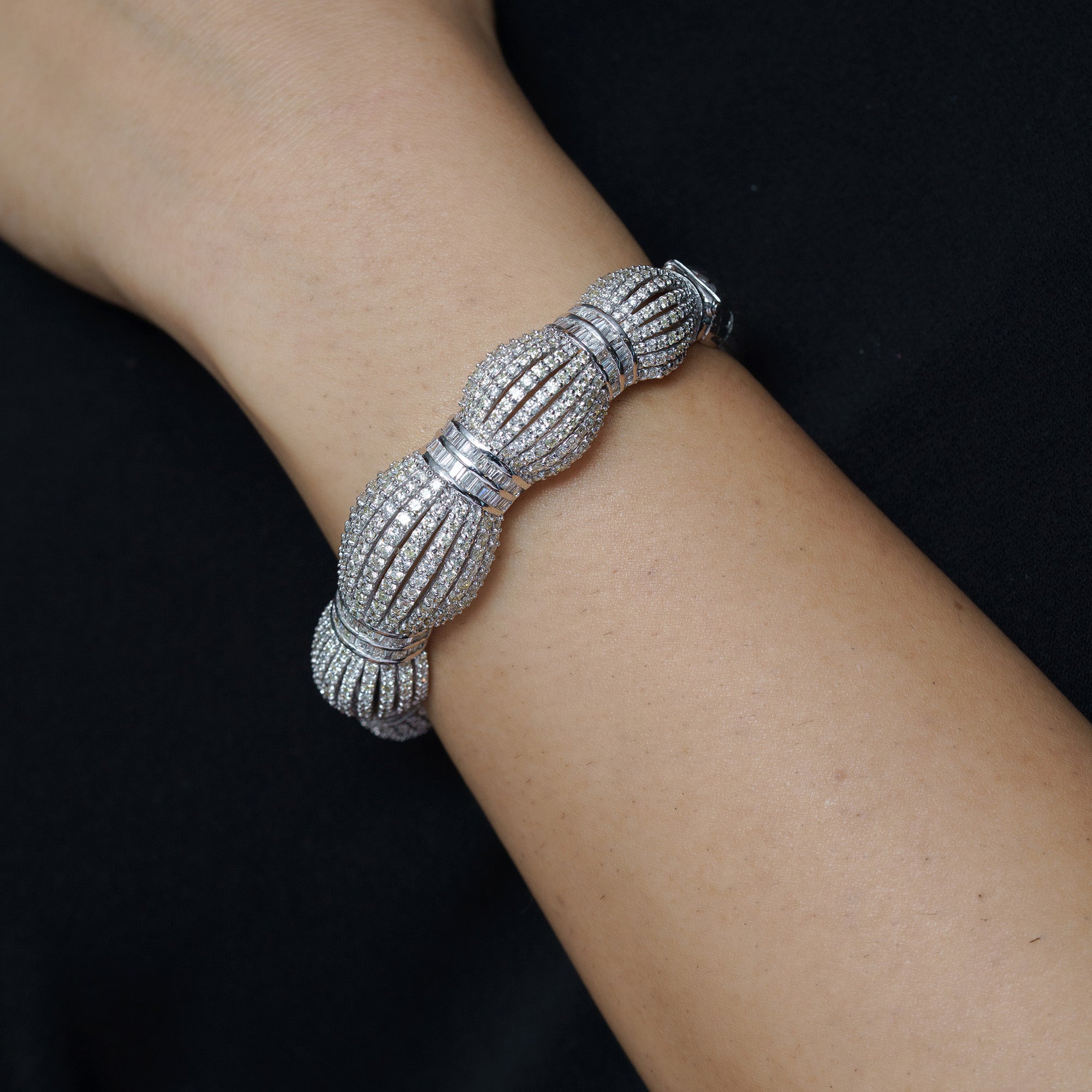 Rayne Round Lab Diamond Bangle
