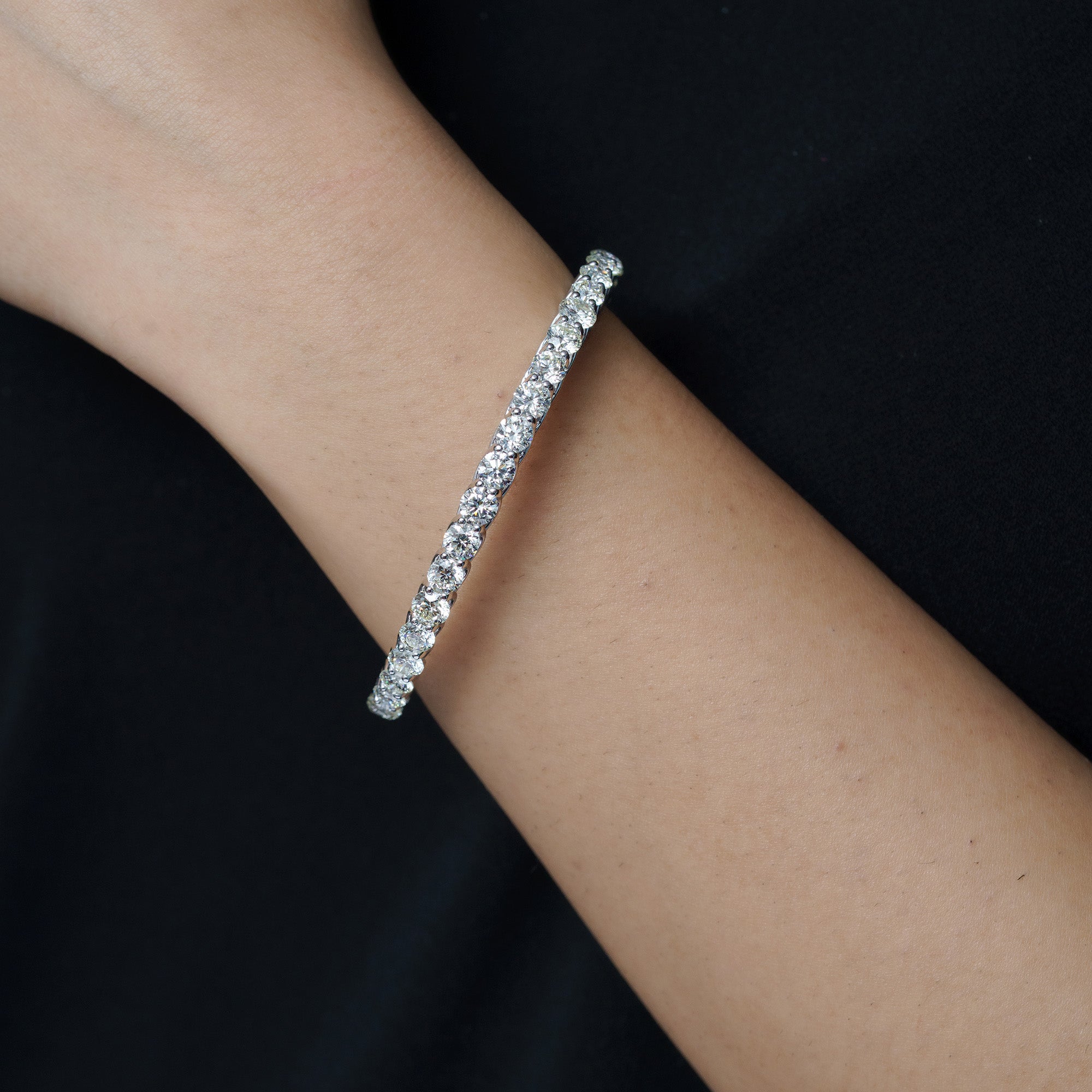 Kimori 30 cent Round Classic Lab Diamond Bangle