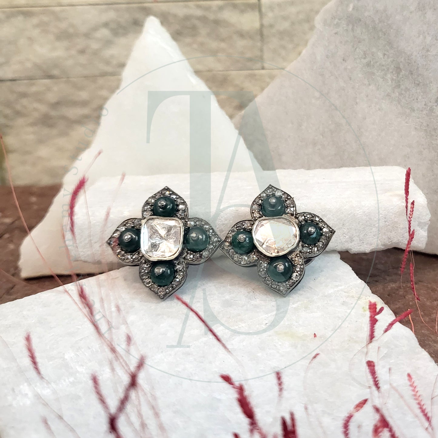 Four Petal Emerald Uncut DiamoFour Petal Emerald Uncut Diamond Earringsnd Earrings