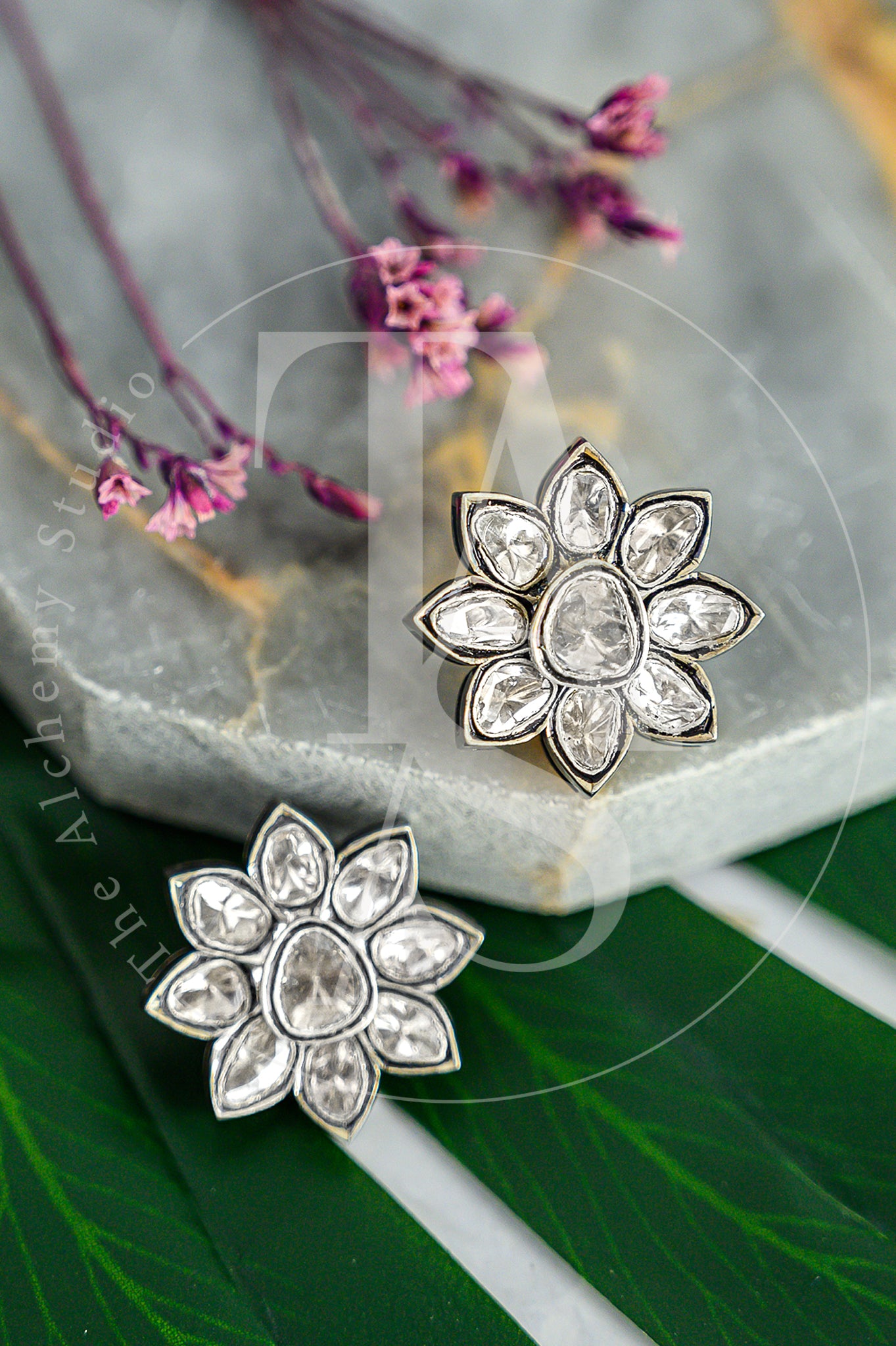 Oeshi Uncut Diamond Flower Earrings