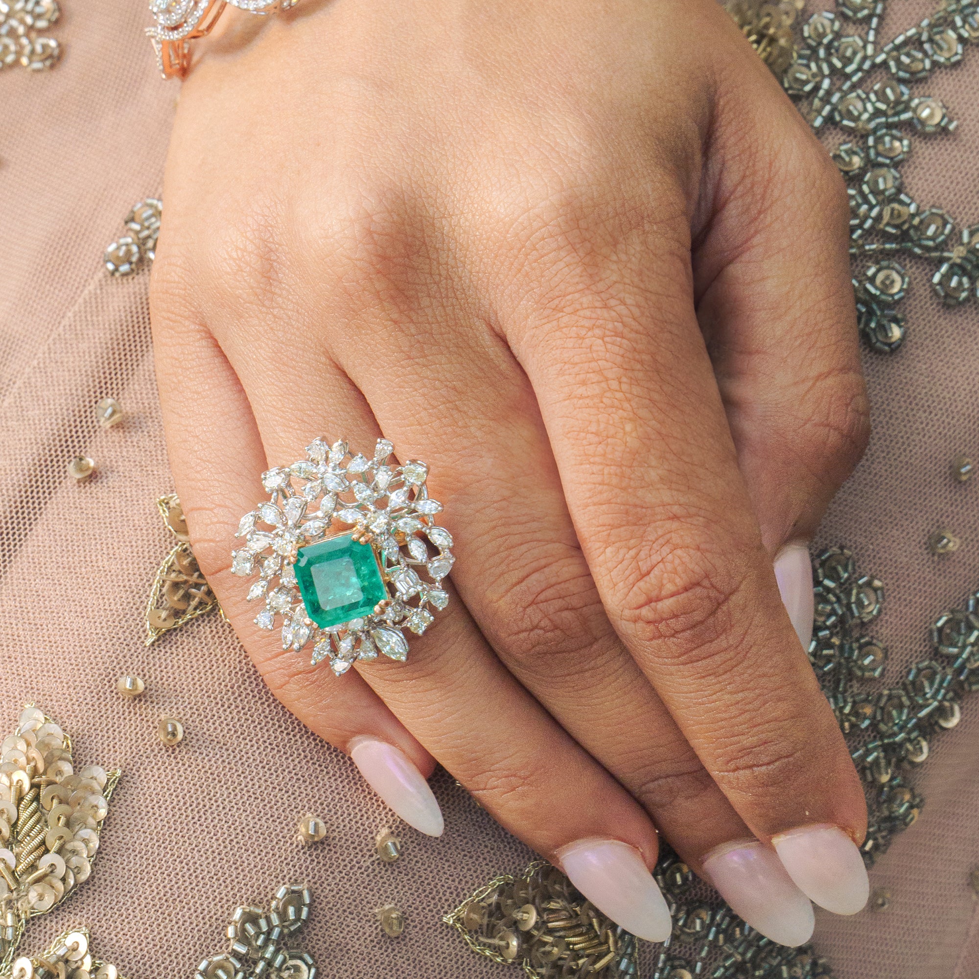 Honor diamond emerald Ring