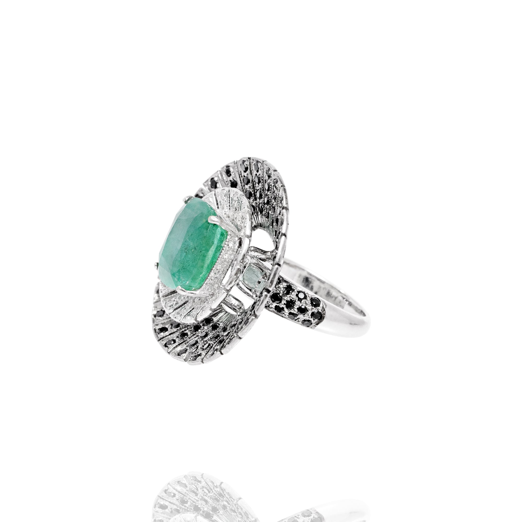 Noir Aura Diamond Emerald Ring