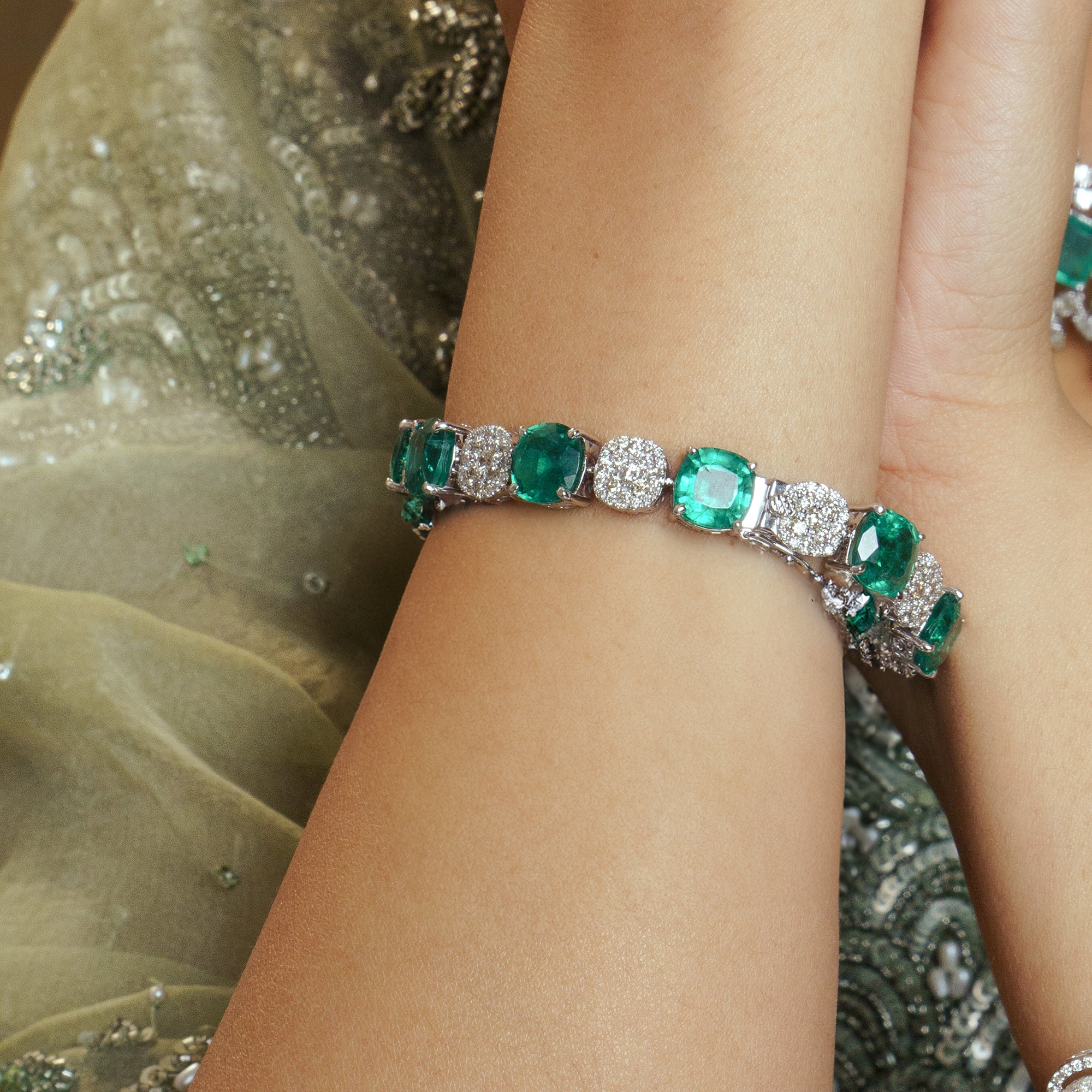 Laurel Diamond Emerald Bracelet