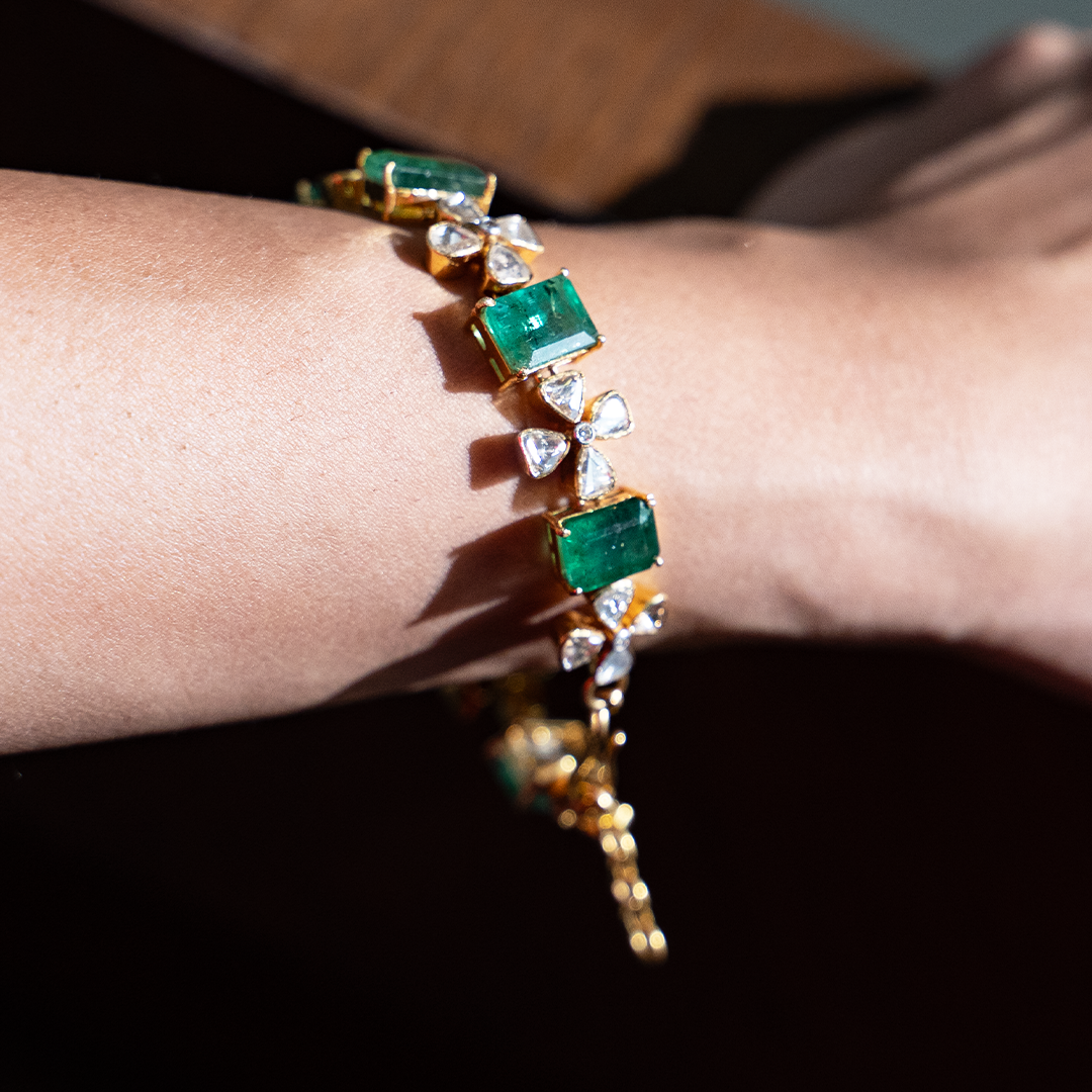 Naqsh Polki Emerald Bracelet