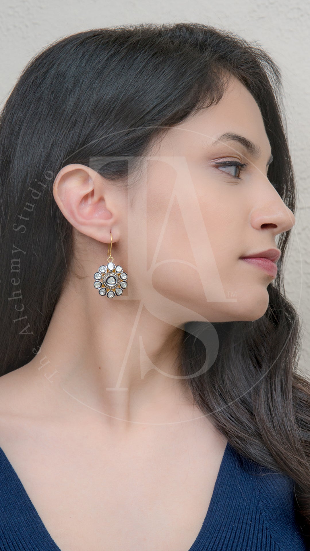 Nior et Blanc Dangling Flower Uncut Diamond Earrings