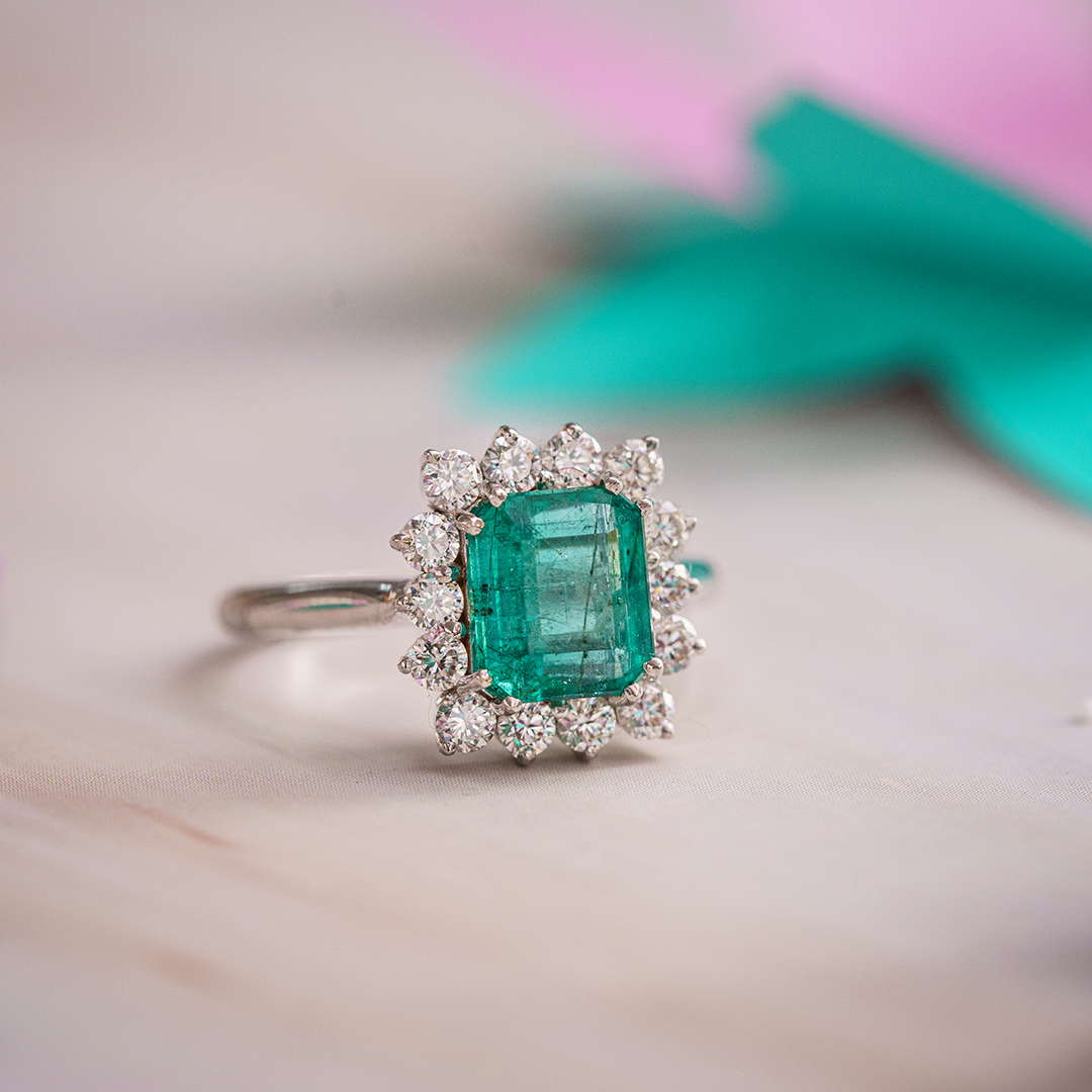 Carree diamond emerald Ring