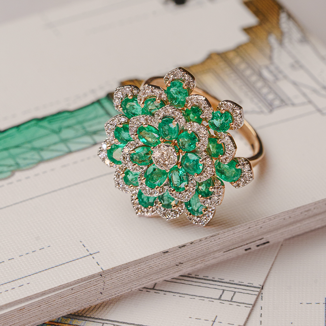 Fiora diamond emerald Ring