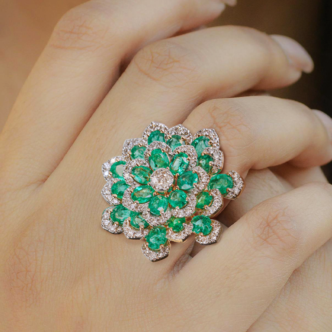 Fiora diamond emerald Ring