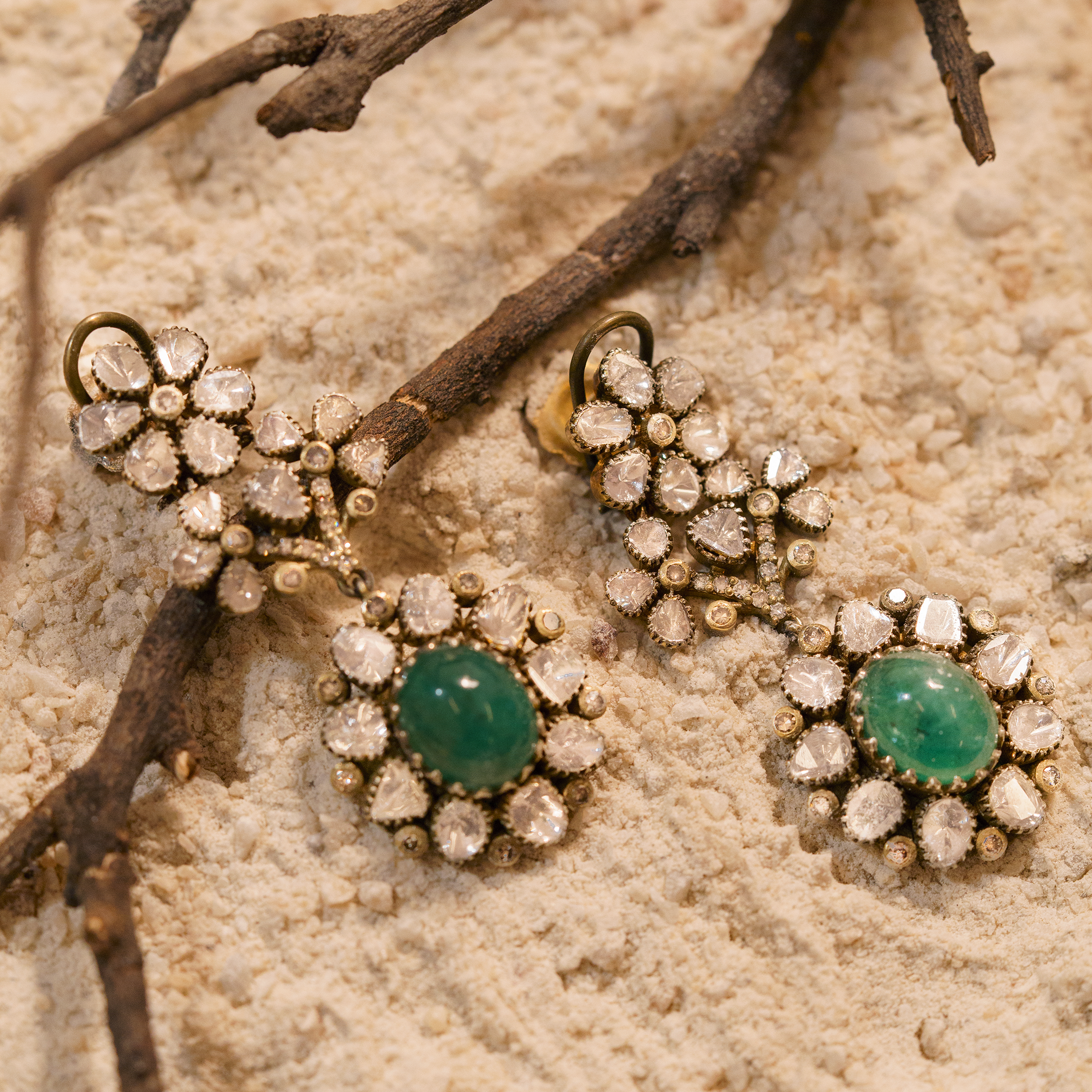 Thistle Flower Polki Emerald Earrings