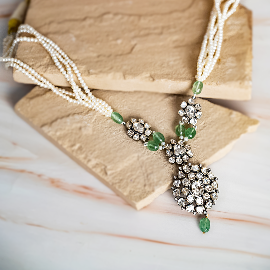 Floral Flow Polki emerald Necklace